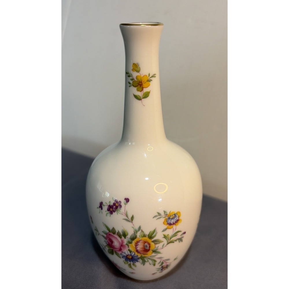 Vintage Minton  Marlow Fine Bone China Small Posy Bud Vase Wreath Backstamp 5 In